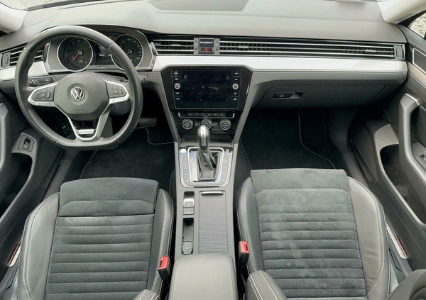 Volkswagen Passat cena 112900 przebieg: 107099, rok produkcji 2019 z Knurów małe 277